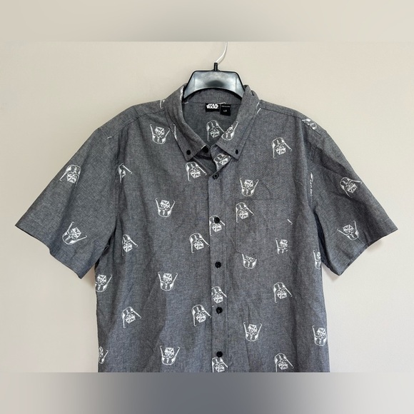Star Wars Allover Darth Vader Print Cotton Short Sleeve Button Down, Grey, L - Picture 8 of 8